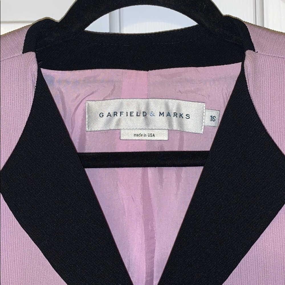 Clothes - Picture 2 of 6